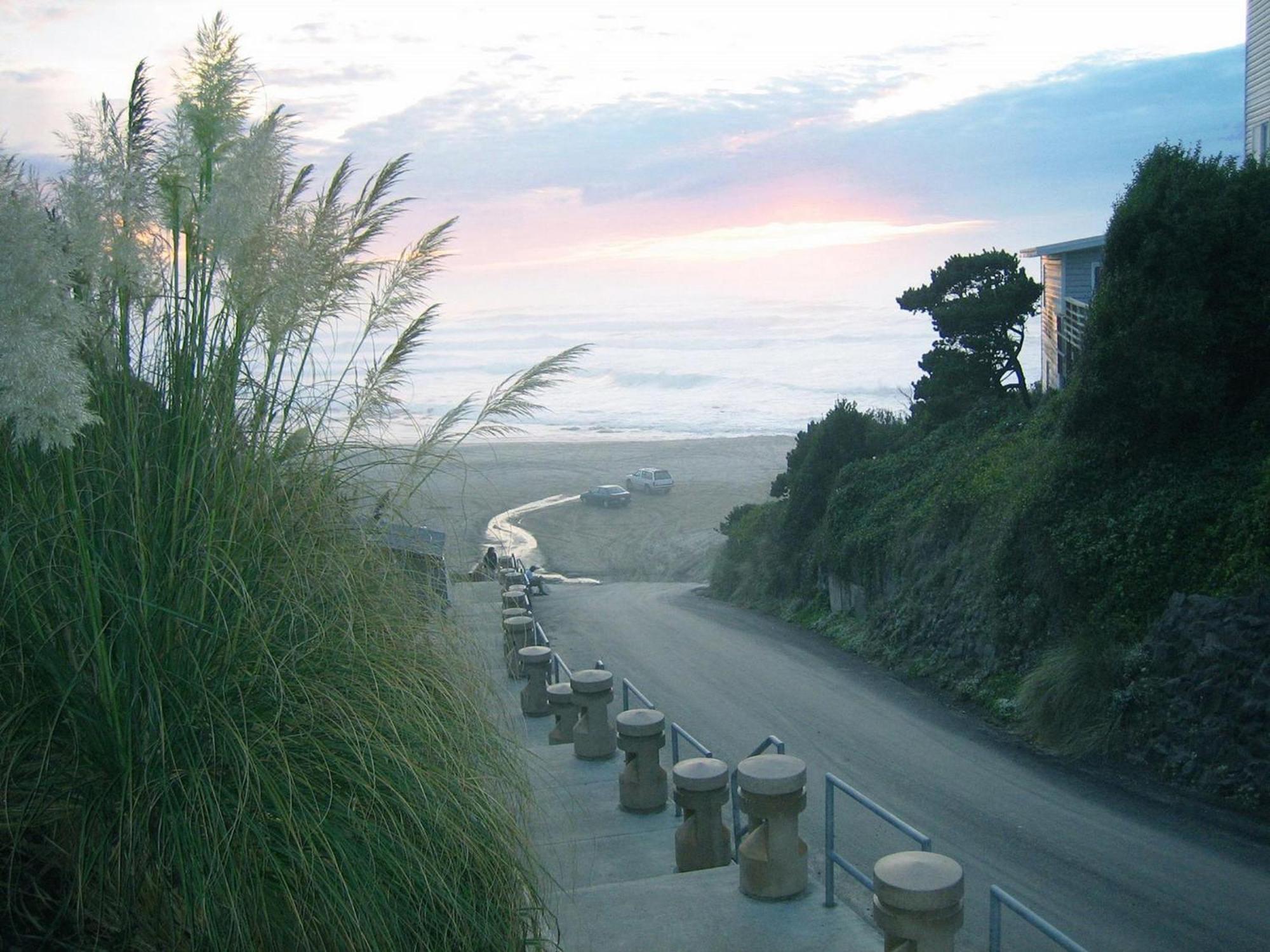Ocean Rose Villa Lincoln City Exterior photo